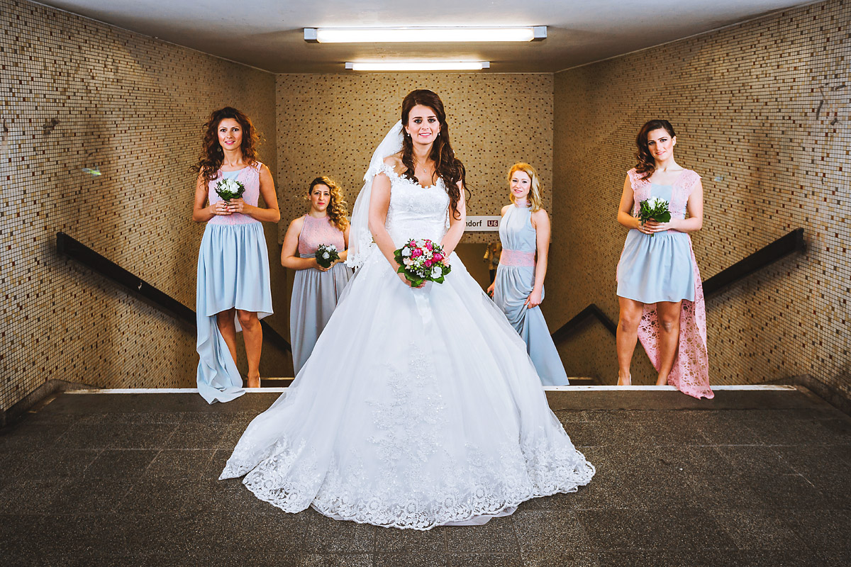 Hochzeitsfotograf Berlin U Bahnhof Afrikanische Straße